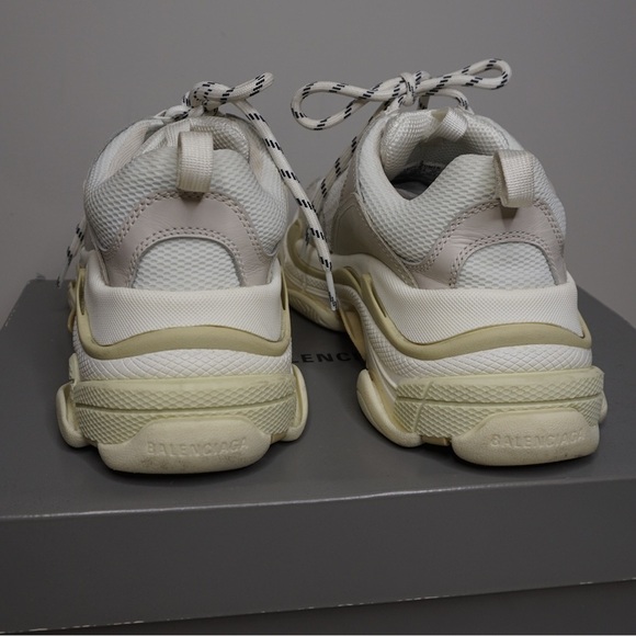 Balenciaga | Triple S Sneaker in White - Size 40 - Picture 8 of 13